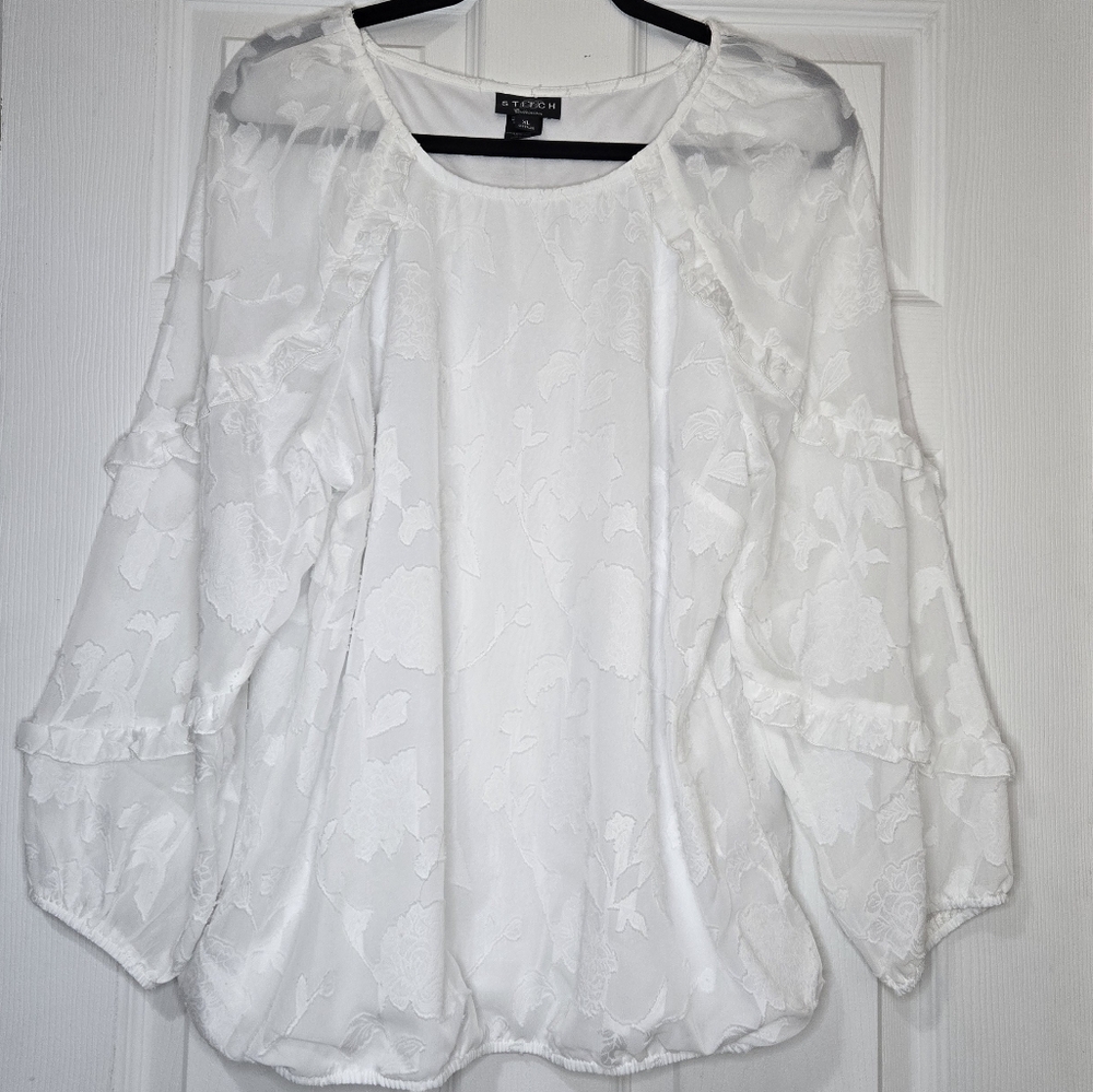B STITCH COLLECTION XL White Floral Blouse